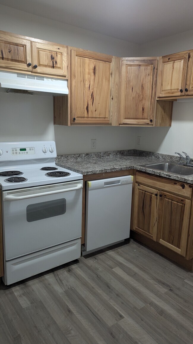 613 Vantrease Rd unit Vantrease B, Madison, TN 37115 - photo 4