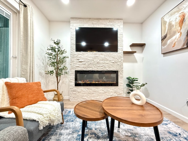 3229 S Sherbourne Dr unit 1/3 BACK UNIT, Los Angeles, CA 90034 - photo 4