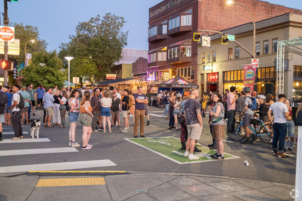 FINAL_Neighborhood_Barkley_550557_082824_Phase2_KW_V1_1.mp4