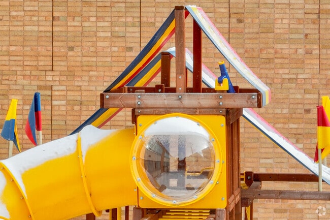 Mount Zion Temple provides an enriching Jewish program dedicated to the lives of youth.