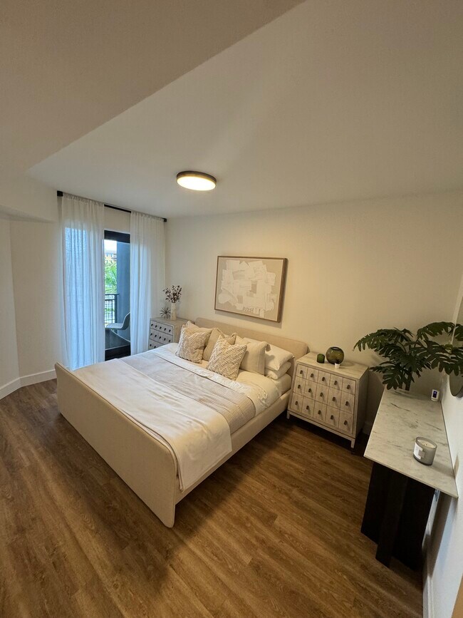 516 NE 3rd St unit A2, Dania, FL 33004 - photo 5