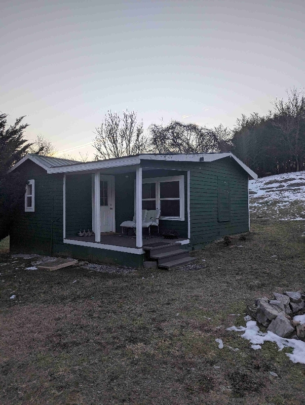 1 W Glade St, Glade Spring, VA 24340
