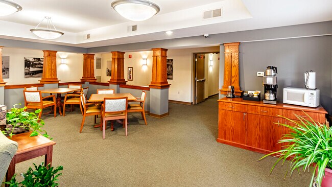 Berkshire Oconomowoc Senior Apartments, Oconomowoc, WI 53066 - photo 5