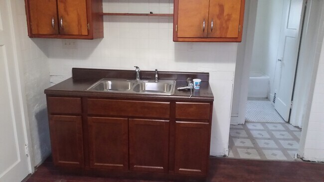 2776 N 53rd St unit Upper, Milwaukee, WI 53210 - photo 7