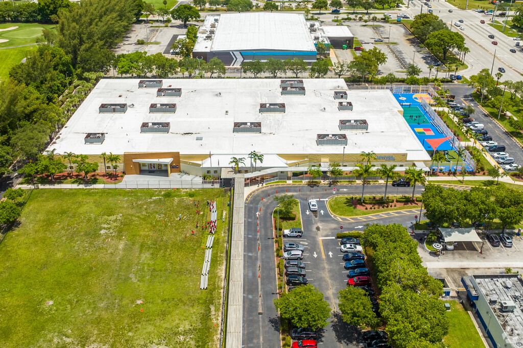 Renaissance Charter School At University has committed teachers and staffs.
