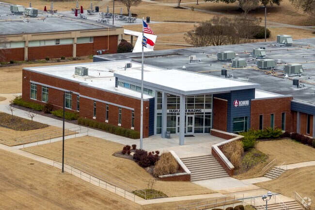 The Richmond Early College High School offers high school students the chance to earn an associate degree along with their North Carolina high school diploma.