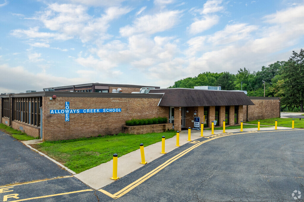 Lower Alloways Creek School has earned an overall B rating from Niche.
