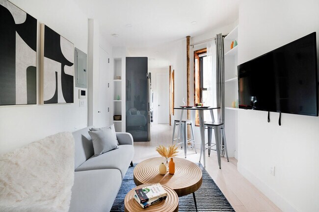 515 W 48th St unit ID1021962P, New York, NY 10036 - photo 6