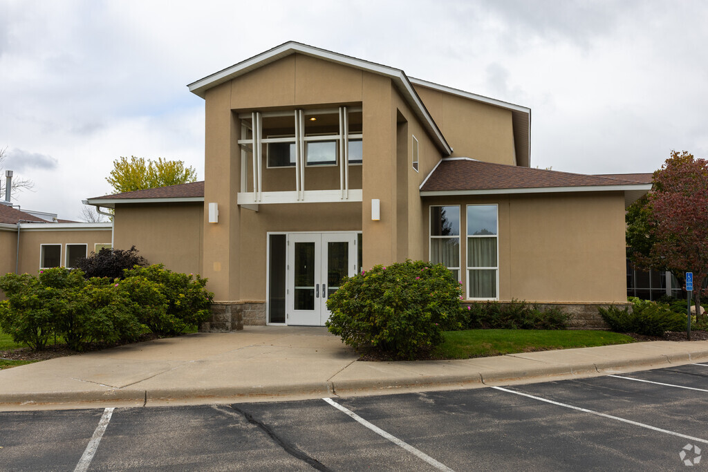 Heritage Lutheran School provides education in the neighborhood of 
Apple Valley.