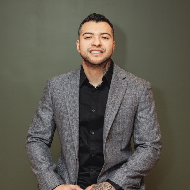 Agent Photo
