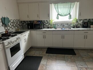 124 18th St Unit upper, Buffalo, NY 14213