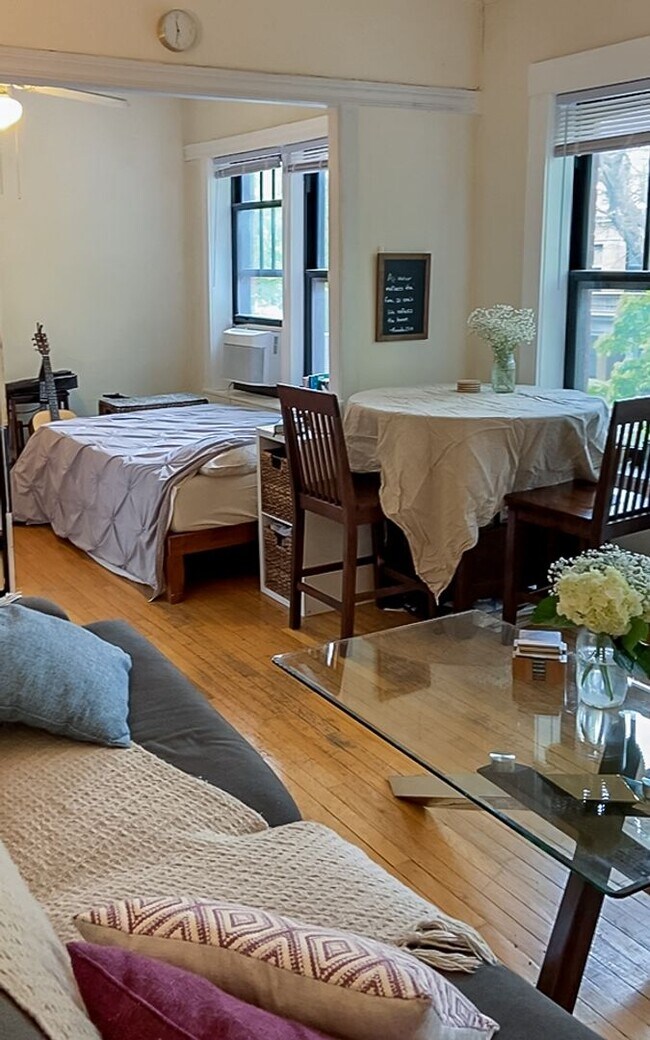 643 W Arlington Place unit 2, Chicago, IL 60614 - photo 4