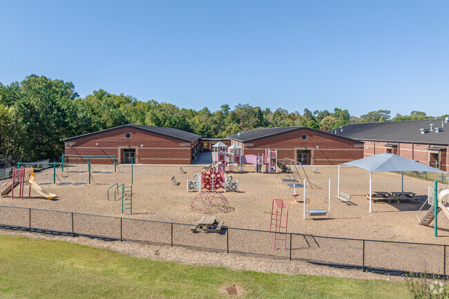 Mt. Zion Elementary School has a 15:1 student to teacher ratio.