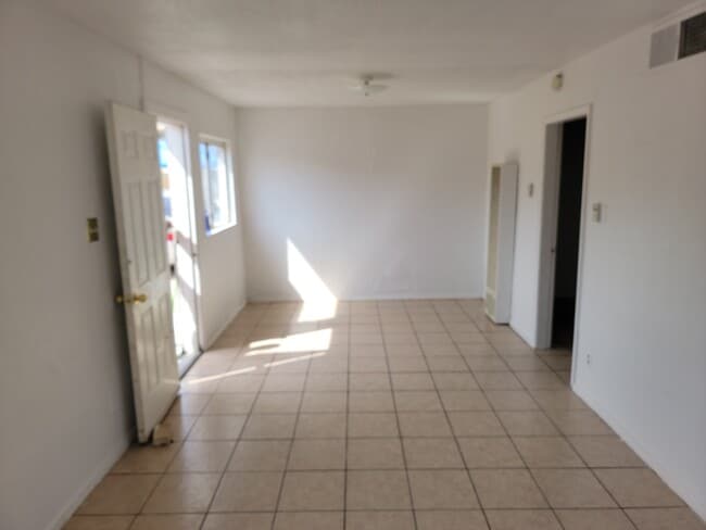 3919 Lincoln Ave unit 2, El Paso, TX 79930 - photo 4