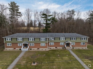 1 Manor Dr, Groveland, MA 01834