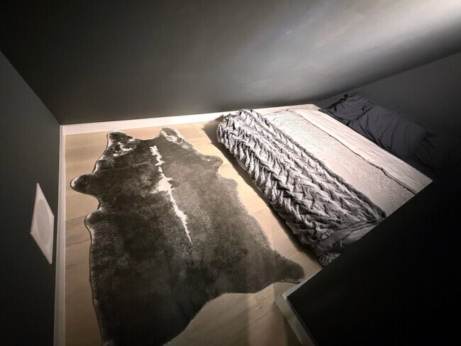 1818 W 39th St unit ID1295600P, Austin, TX 78731 - photo 2