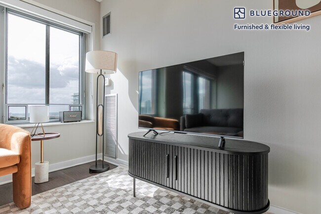 121 W Chestnut St unit FL25-ID1291, Chicago, IL 60610 - photo 4