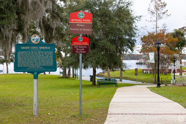 Green Cove Springs neighborhood has a beautiful waterfront park.