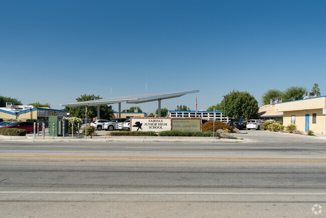 The nearby Fairfax Middle School earns a C-minus from Niche.