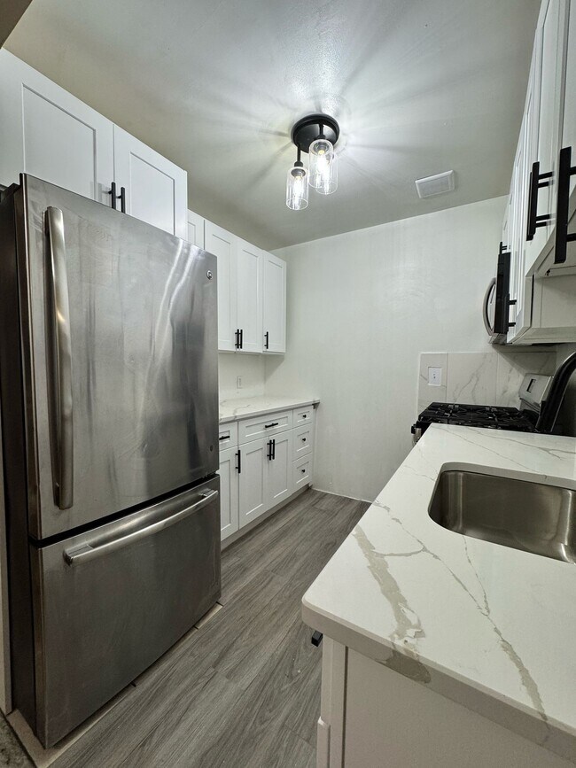 169 Monroe St Unit 2nd Floor, Brooklyn, NY 11216
