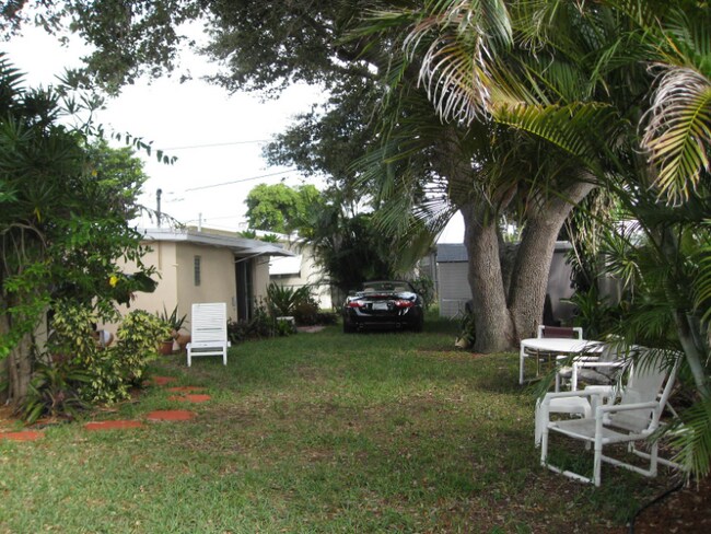 1568 NE 45th St unit C, Oakland Park, FL 33334 - photo 5