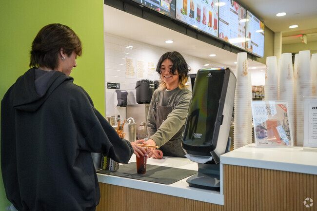 Rare Tea offers refreshing beverages and friendly customer service in Broad Run Oaks.
