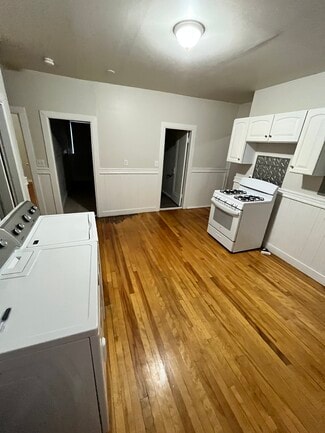 22 Derby St, Worcester, MA 01604