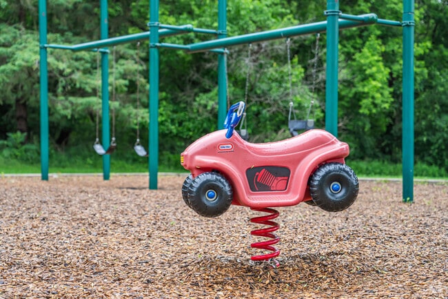 Jewell Park offers a welcoming playground where kids come to play.