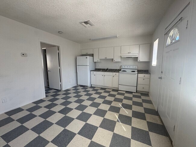 1209 E Adams St unit 2, Phoenix, AZ 85034 - photo 4