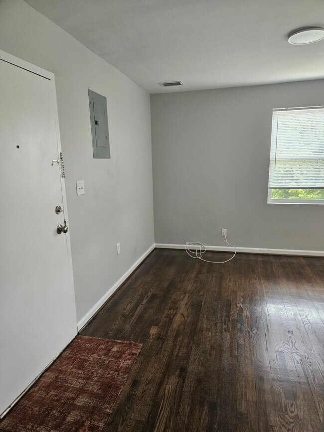 3039 30th St SE unit 4, Washington, DC 20020 - photo 2