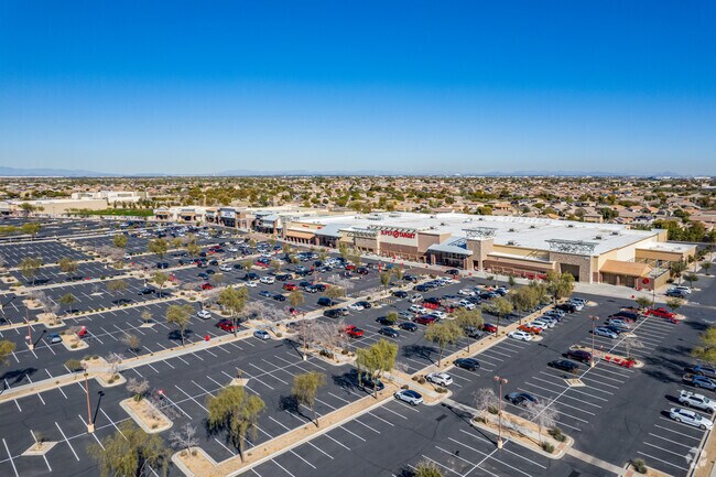 Multiple shopping options are available in Canyon Trails.