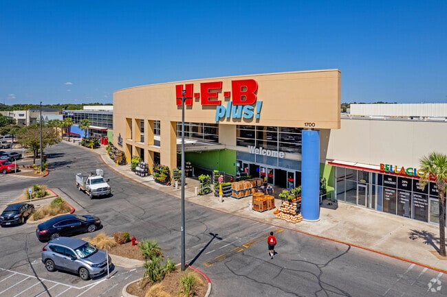 H.E.B. Plus carries all the products for your family needs in Stony Point, Round Rock, TX.