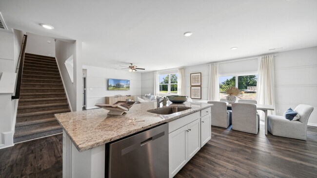 11045 Chappell Crk Cir unit 36393401, Hopewell, VA 23860 - photo 7