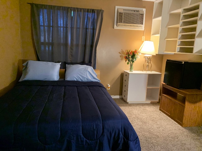 37 Plumage Ln, West Palm Beach, FL 33415 - photo 2