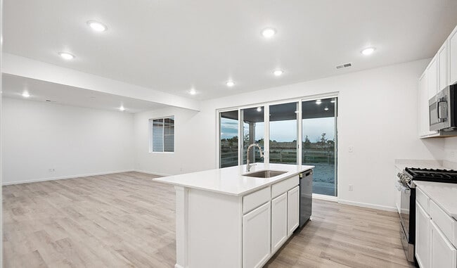 912 Steppe Ln, Windsor, CO 80550 - photo 4