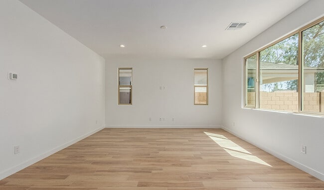 5443 W Loma Ln, Glendale, AZ 85302 - photo 4