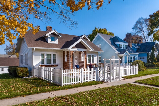Stylish Cape Cod homes in Downtown West Bend.