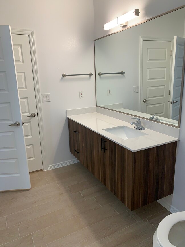 918 N Spruce St unit number 4, Edinburg, TX 78541 - photo 5