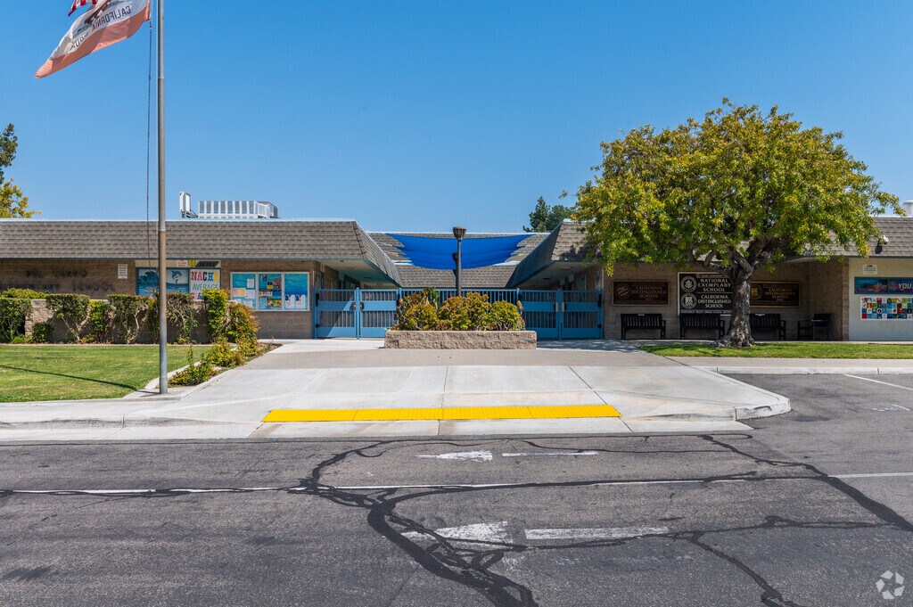 Del Cerro Elementary School in Mission Viejo is a public K-6 school with an engaging curriculum.
