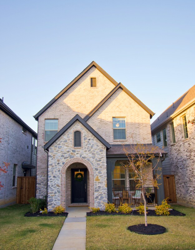 2712 Big Bend Mews, Corinth, TX 76210