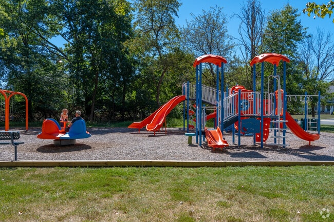 Stonehurst Park is a great place for parents to play with their kids.