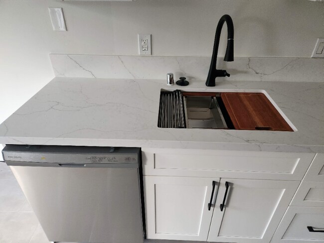 1442 Stanford St unit D, Santa Monica, CA 90404 - photo 4