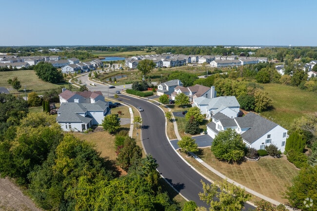 Homes in Town and Country sit on clear residential streets.
