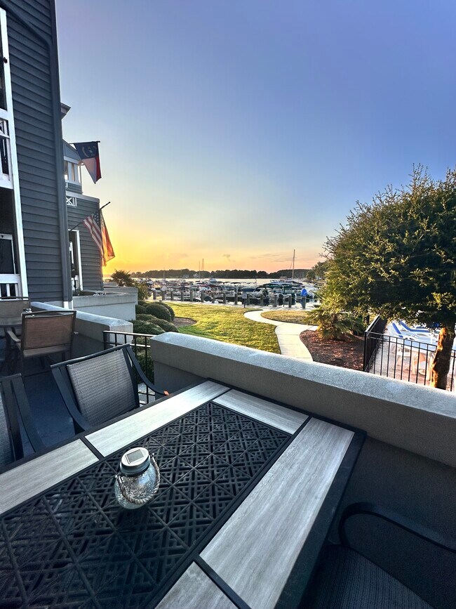 18713 Vineyard Point Ln unit Lakefront Ground Flo, Cornelius, NC 28031 - photo 4