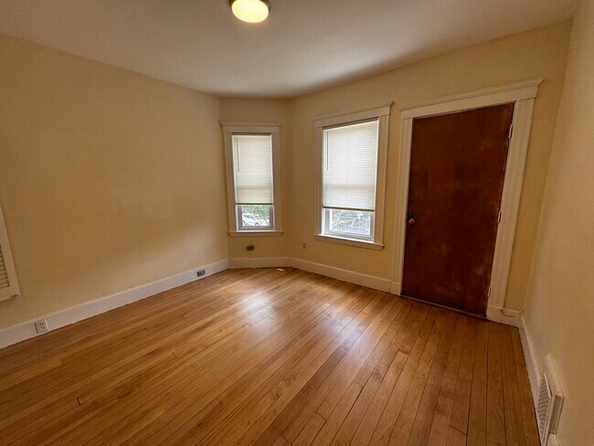 65 Wareham St unit 2, Medford, MA 02155 - photo 6