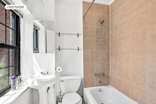 154 S 2nd St, Brooklyn, NY 11211 - photo 6