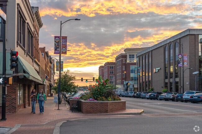 Enjoy everything Southwest Hills has to offer.