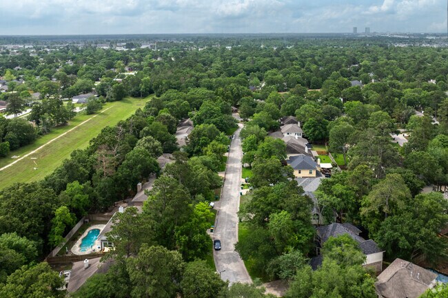 Harper's Landing is a peaceful community nestled amongst the trees in The Woodlands.