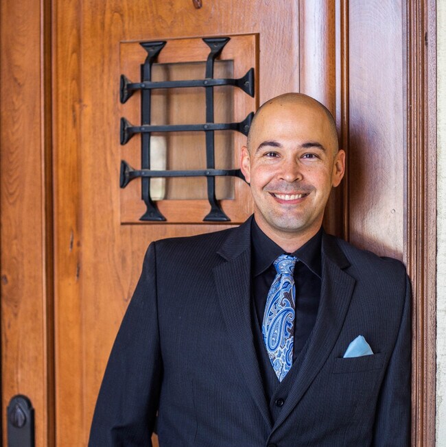 Agent Photo