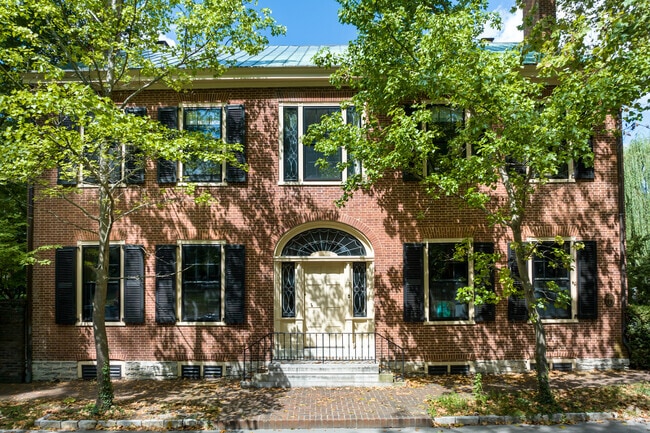Federal architecture is a popular site in Gratz Park.